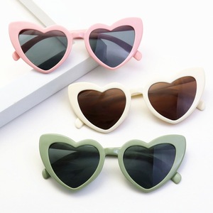 Occhiali da Sole Senza Montatura a Forma di Cuore BSBH, Colori Vivaci per Feste, per Donne e Ragazze - Product Image 4