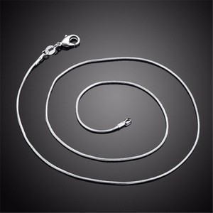 Collar de <span class=keywords><strong>Cadena</strong></span> de Serpiente Minimalista de 1.2mm de Gran Venta Bañado en <span class=keywords><strong>Plata</strong></span> y Cobre Gargantilla de Mariposa <span class=keywords><strong>Cadena</strong></span> Sencilla de Moda para Hombres y Mujeres - Product Image 4