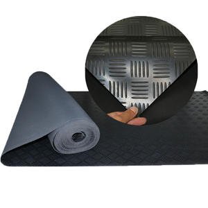 Rollo de alfombrillas de goma para piso con patrón de cuadros de garaje - Product Image 2