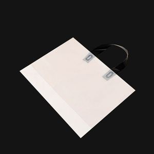 Bolsa de Embalaje de Plástico Esmerilado con Cierre y Logotipo Personalizado Impreso para Ropa, Prendas y Camisetas - Product Image 6