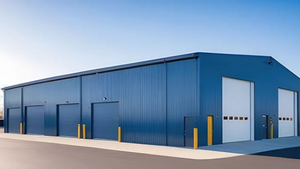 Almacenes y cocheras prefabricados de estructura de acero ligero, resistentes a la corrosión, de alta calidad y bajo <span class=keywords><strong>precio</strong></span>, fabricados en China - Product Image 4