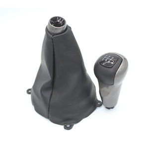 Pommeau de levier de vitesse manuel Honda Civic avec cache-poussière en cuir, design ergonomique pour améliorer l'intérieur de la voiture - Product Image 1