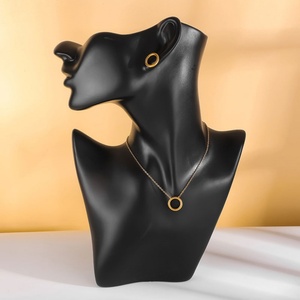 ชุดเครื่องประดับวินเทจกันน้ำ ไม่หมอง ทำจากสแตนเลสสตีล 316L ชุบทอง 18K คุณภาพสูง สำหรับผู้หญิง ขายส่งและรับผลิตตามสั่ง - Product Image 4