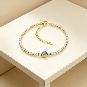 Bracelet tennis tendance incrusté de zircons étincelants, en acier titane résistant au ternissement, avec chaîne d'extension réglable pour femme - Product Image 1