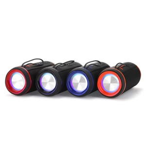 Haut-parleur sans fil portable TWS pour caisson <span class=keywords><strong>de</strong></span> basses extérieur avec éclairage LED RVB pour activités <span class=keywords><strong>de</strong></span> plein air Forme cylindrique - Product Image 3