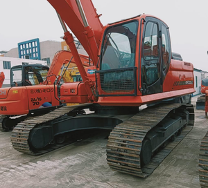 Excavatrice Doosan DX300 d'occasion, 30 tonnes, sur chenilles, modèle 2024, équipée d'un moteur, d'une boîte de vitesses et d'une pompe contrôlés par PLC, d'occasion - Product Image 3