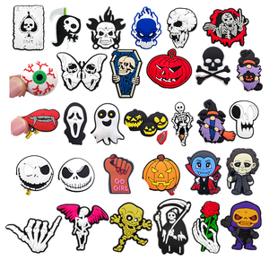 Famoso Adorno de Hebilla para Zapatos con Temática de Día de Todos los Santos, Popular Decoración de Terror para Asustar, Charm para Zuecos, Charm de Moda para Zapatos con Temática de Truco o Trato - Product Image 1