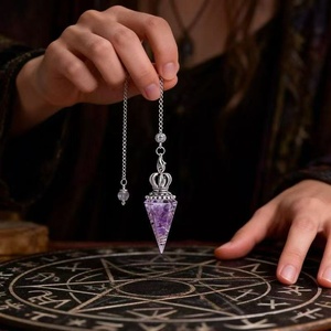 Pendente in Pietra di Cristallo Lucidato a Forma di Cono Esagonale per Guarigione dei 7 Chakra, Energia Reiki, Divinazione e Pratica Spirituale - Product Image 5