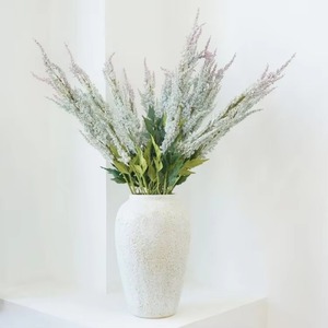 Fleurs d'astilbe artificielles en soie à tige unique de haute qualité en gros, fleurs d'astilbe vertes pour la décoration de la maison et des mariages - Product Image 5