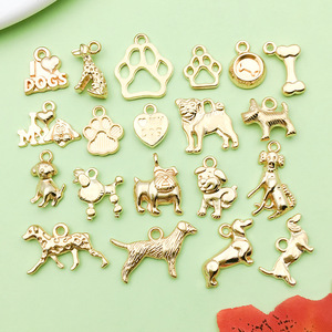 จี้รูปสุนัขโลหะผสมทอง รูปทรงสัตว์ อุปกรณ์ตกแต่งเครื่องประดับ DIY สำหรับสร้อยข้อมือ สร้อยคอ ใช้ได้ทุกเพศทุกวัย สวมใส่ได้ทุกวัน - Product Image 1