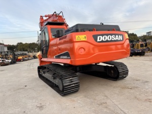 Excavatrice sur chenilles d'occasion personnalisée Doosan DX300LC-9C - Product Image 5