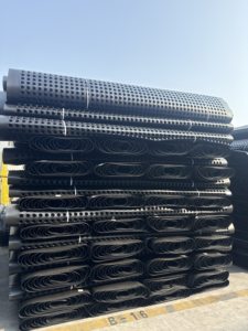 Planche de drainage industrielle robuste à haute résistance à la compression pour extérieur et jardin, avec âme en polyester, protège le gazon et installation facile - Product Image 6