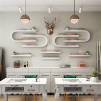 Étagère murale moderne en bois blanc en forme de U pour salon de manucure et de beauté, présentoir de vernis à ongles