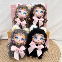 Pendentif Poupée Mignonne aux Cheveux Bouclés, Plusieurs Couleurs Disponibles, Poupée aux Grands Yeux, Accessoires à Suspendre au Sac à Dos, Cadeau, Vente en Gros