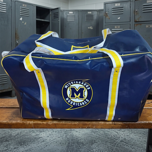Bolsa Deportiva de PVC Azul Marino con Correas Amarillas y Blancas, Bolsa Grande para Transportar Equipo Deportivo - Product Image 2