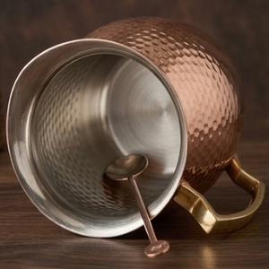 Pichet en cuivre artisanal de qualité supérieure à double texture, avec surface texturée traditionnelle, pour servir et décorer la maison, articles en cuivre - Product Image 1