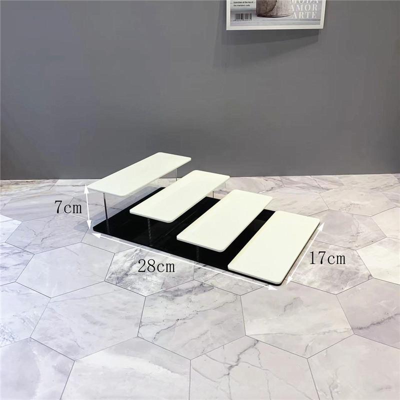 สี่ชั้น