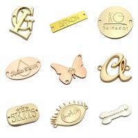Étiquettes métalliques personnalisées pour vêtements, design tendance, lettres métalliques dorées mates, logo métallique pour abaya