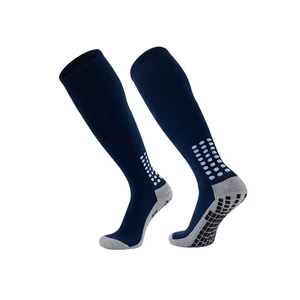Vente Flash en Gros Chaussettes de Football Antidérapantes Couleurs Unies Compression Amortissement du Talon Haute Qualité - Product Image 3