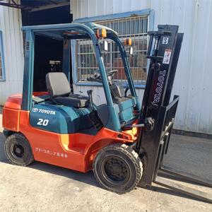 Chariot élévateur Toyota japonais d'occasion 2 tonnes 3800 kg en bon état avec équipement pour rapport de vente à prix réduit - Product Image 4