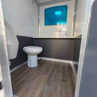 Remorque de toilettes portable de luxe, écologique, durable, VIP, mobile, avec douche et salle de bain pour la plage, les mariages, les événements en plein air