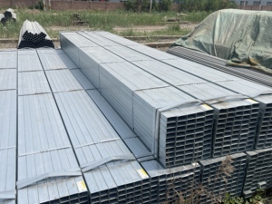 <span class=keywords><strong>Tubo</strong></span> quadrato <span class=keywords><strong>zincato</strong></span> a caldo 2" x 2" x 1/8" ASTM A500 RHS in acciaio per rimorchi Q235 ASTM - Product Image 3
