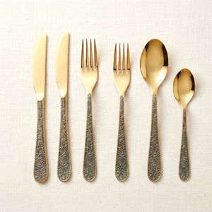 Juego de cubiertos Regale Antique Gold Royal con grabado antiguo en oro PVD, resistente al óxido, para grandes eventos, hoteles y restaurantes. - Product Image 1