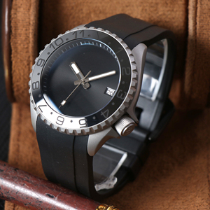 นาฬิกา NH35 ขนาด 42 มม. สั่งทำโลโก้ได้ นาฬิกาข้อมือผู้ชาย SKX สีเงิน ระบบจักรกลอัตโนมัติ หน้าปัดหรูหรา กันน้ำ กระจกแซฟไฟร์ สปอร์ต - Product Image 1
