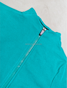 <span class=keywords><strong>Pantalon</strong></span> <span class=keywords><strong>court</strong></span> évasé pour <span class=keywords><strong>femme</strong></span> avec veste zippée, tissu respirant, taille repliable, trous pour les pouces, bandeau pour les cheveux, pour un usage décontracté à la maison - Product Image 4