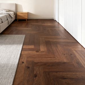 Échantillon gratuit de parquet en bois d'ingénierie en chêne à chevrons, système de clic, carbonisé, fumé, salon, appartement, hôtel, villa, château - Product Image 4