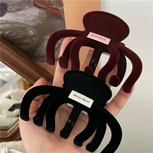 Yidao High Pferdes chwanz Winter Velvet Grab Clip Einfache Mode Big Hair Claw Acryl Grab Clip Haarschmuck Frauen