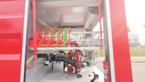 Camión de Bomberos Dongfeng con Tanque de Agua de 8000L, 4x2, para Rescate y Extinción de Incendios - Product Image 5