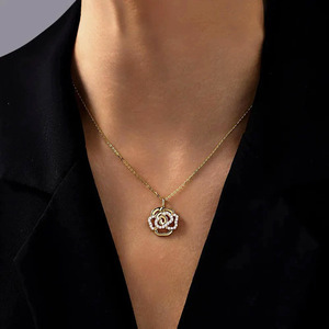 Collar con colgante de flor hueca para mujer, joyería de moda de estilo vintage, uso diario - Product Image 4