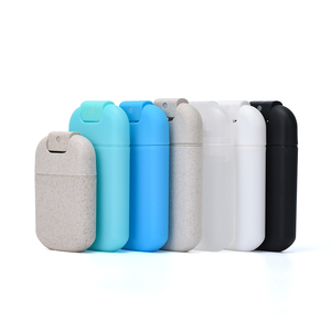 Flacon pulvérisateur de parfum en plastique PP rechargeable de haute qualité, en forme de carte, 20-30 ml, portable pour désinfectant pour les mains - Product Image 1