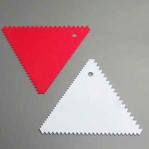 Raschietto Triangolare Colorato <span class=keywords><strong>per</strong></span> Torte, Utensile <span class=keywords><strong>per</strong></span> Crema e Impasto, Strumento <span class=keywords><strong>per</strong></span> Decorazione e Incorniciamento Torte, Rosso e Bianco - Product Image 2