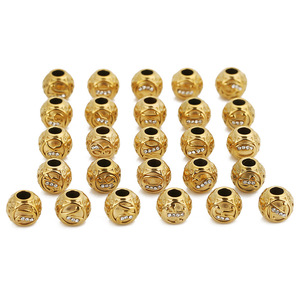 Cuentas de letras con diseño pavé |   Cuentas Espaciadoras con Iniciales del Alfabeto en Acero Inoxidable Chapado en Oro PVD de 18K con Detalles de Cristal para la Creación de Joyería DIY - Product Image 1