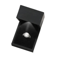 WeiMei Usine Vente en Gros Cuir PU Noir Led Light Jewlery Boîte à Bagues Lampe Blanche Luxe Avec Ampoule Emballage Boîte à Bijoux
