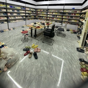 Chaussures Croc d'usine pour hommes, été, intérieur, maison, 2026, nouvelle collection, antidérapantes, imperméables, légères, pour la maison, l'extérieur et la plage - Product Image 3