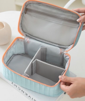 Nouvelle Trousse de Maquillage Matelassée 2026 Grande Capacité, Sac Cosmétique de Voyage avec Poignée Rembourrée Couleur Contrastante, Organisateur de Toilette Portable