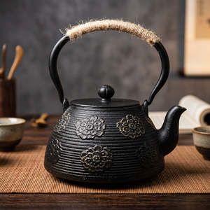 Bouilloire à thé traditionnelle chinoise en fonte avec motif floral et poignée en corde, pot à eau avec couvercle - Product Image 5