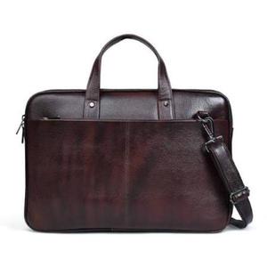 Élégant sacoche de voyage en cuir pour ordinateur portable avec bandoulière, compartiment de protection dédié, poignées robustes et finition raffinée - Product Image 2