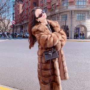 <span class=keywords><strong>Cappotto</strong></span> Lungo in Vera Pelliccia <span class=keywords><strong>di</strong></span> <span class=keywords><strong>Visone</strong></span> <span class=keywords><strong>con</strong></span> <span class=keywords><strong>Cappuccio</strong></span>, Lussuoso <span class=keywords><strong>Cappotto</strong></span> da Donna per l'Inverno - Product Image 4