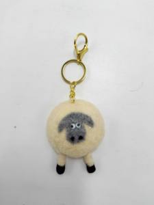 Adorno Moderno de Fieltro de Lana para Colgar en la Pared, Cordero Bebé, Regalo de Felicitación, Accesorio Hecho a Mano para Bolsos - Product Image 6