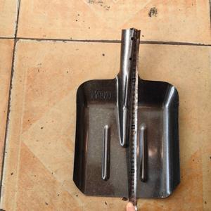 จอบเหล็กสำหรับงานเกษตร ขอบคมเสริมความแข็งแรงสำหรับงานรถไฟ - Product Image 4