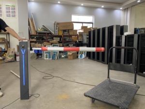 מחסום חניה אוטומטי מיני עם מנוע DC24V מהיר 2-6 שניות, עם זרוע באורך 3 מטרים לכניסה/יציאה לחניון, חדש במלאי - Product Image 4