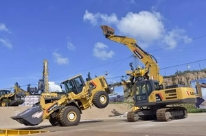 Chargeur frontal durable de 6,8 tonnes FL968H avec une force de démolition puissante pour le déblaiement des minerais et le nettoyage des déchets miniers - Product Image 5