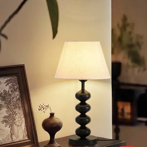Lámpara de Mesa de Estilo Retro Francés, Luz Ambiental Creativa y Sofisticada, Estilo Vintage Americano, Decorativa para Dormitorio y Sala de Estar - Product Image 4