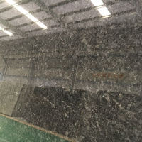 Fabricant sur mesure Guanmay, prix bas, dalles de granit noir naturel de grande taille, granit noir Angola, dalle pour plan de travail