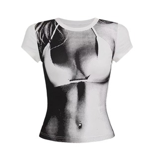 Camiseta Gráfica Personalizada con Logotipo Bordado, Cuello Redondo, Manga Corta, para Mujer - Product Image 1