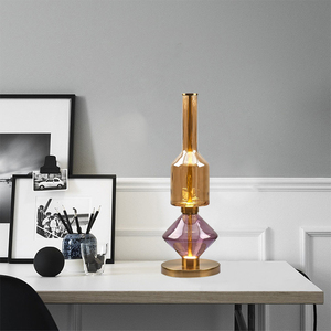 Hiện đại tối giản phong cách retro Đèn bàn sang trọng vàng cảm ứng thân thiện với môi sắt PC cơ thể dẫn ánh sáng AC cung cấp điện tùy chỉnh đóng gói - Product Image 2
